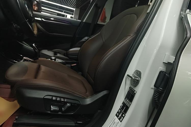 Used BMW X1 2022 Updated xDrive25Li Premium Edition Left Front Seat