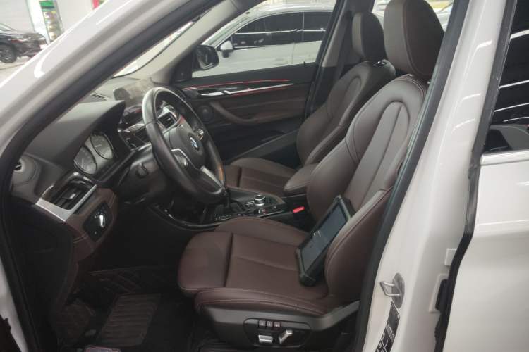 Used BMW X1 2022 Updated xDrive25Li Premium Edition Left Front Seat