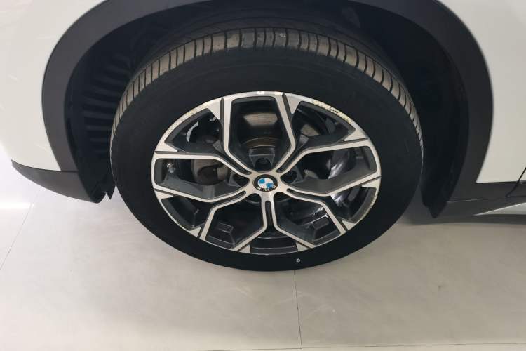 Used BMW X1 2022 sDrive20Li Fashion Model Left Front Wheel Hub