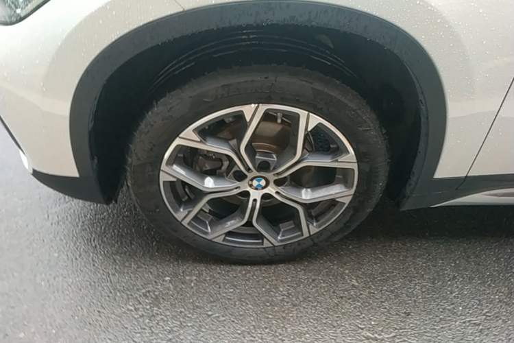 Used BMW X1 2022 sDrive20Li Fashion Model Left Front Wheel Hub