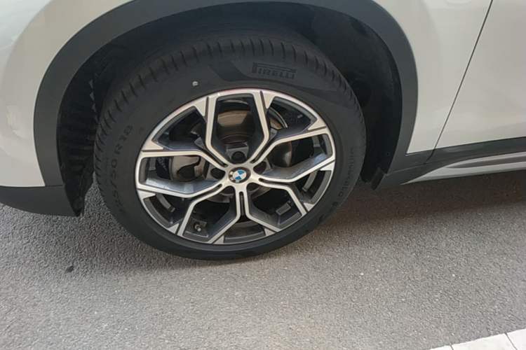 Used BMW X1 2022 sDrive20Li Fashion Model Left Front Wheel Hub