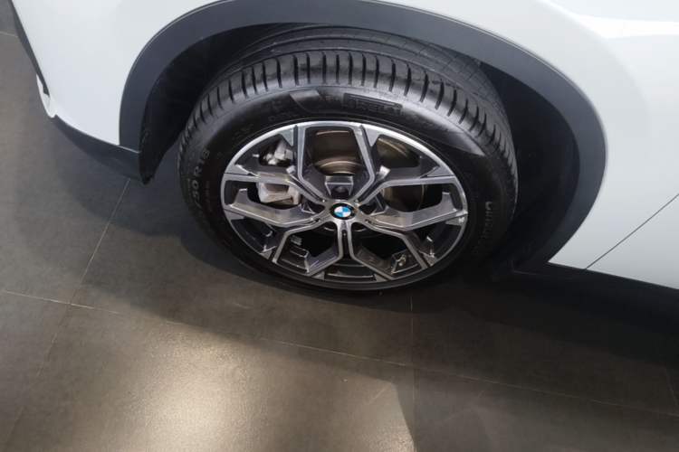 Used BMW X1 2022 sDrive25Li Leading Model Left Front Wheel Hub