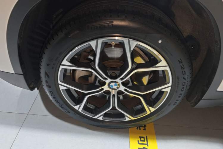 Used BMW X1 2022 sDrive25Li Leading Model Left Front Wheel Hub