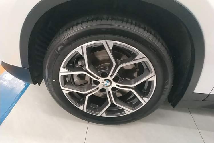 Used BMW X1 2022 sDrive25Li Leading Model Left Front Wheel Hub