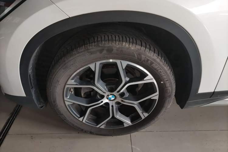 Used BMW X1 2022 sDrive20Li Fashion Model Left Front Wheel Hub