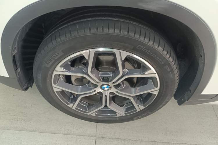 Used BMW X1 2022 sDrive20Li Fashion Model Left Front Wheel Hub