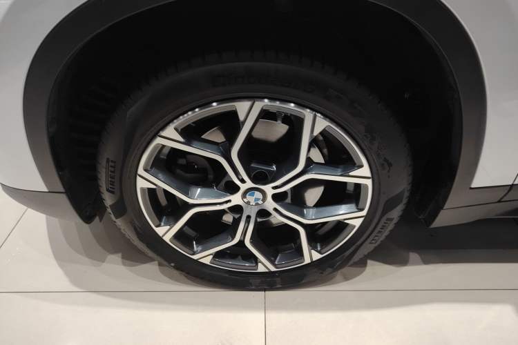 Used BMW X1 2022 sDrive25Li Leading Model Left Front Wheel Hub