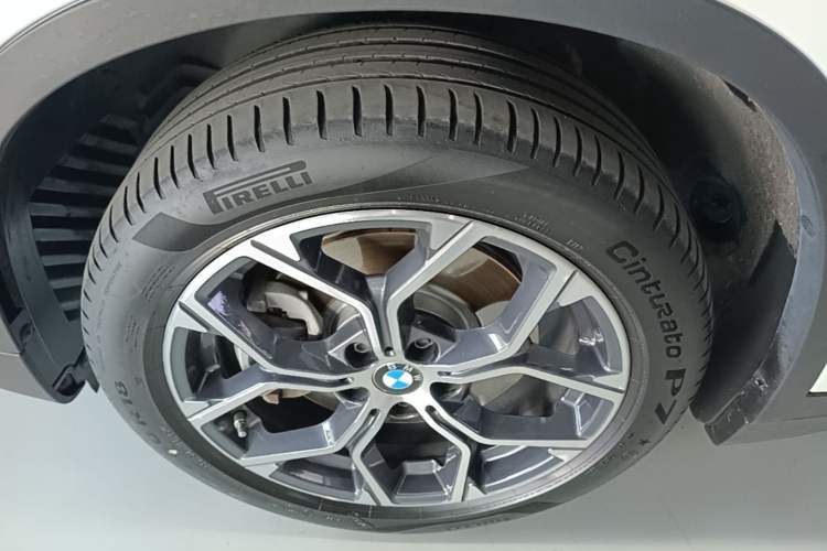 Used BMW X1 2022 sDrive25Li Leading Model Left Front Wheel Hub