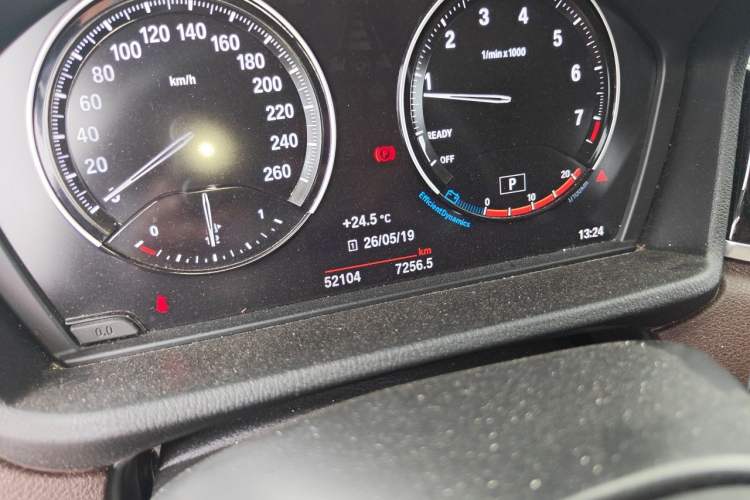 Used BMW X1 2022 sDrive25Li Leading Model Odometer Close Up