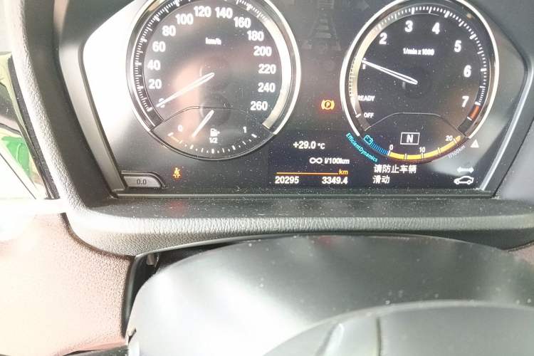 Used BMW X1 2022 sDrive20Li Fashion Model Odometer Close Up