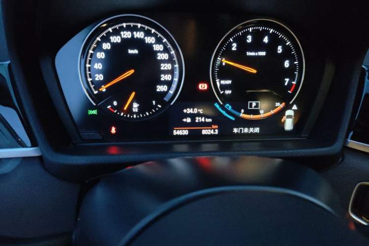 Used BMW X1 2022 sDrive25Li Leading Model Odometer Close Up