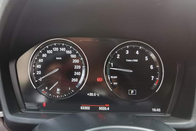 Used BMW X1 2022 sDrive25Li Leading Model Odometer Close Up