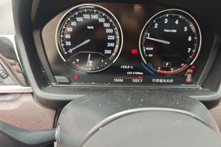 Used BMW X1 2022 sDrive25Li Leading Model Odometer Close Up