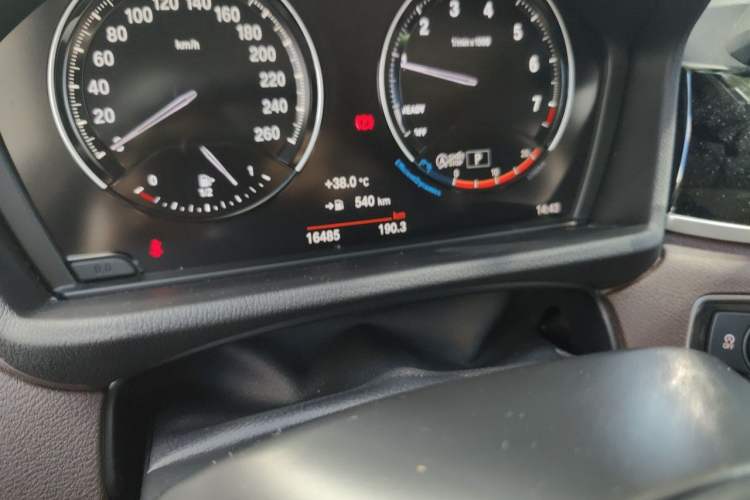 Used BMW X1 2022 sDrive20Li Fashion Model Odometer Close Up
