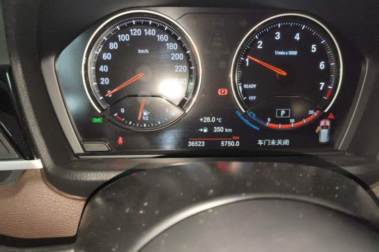 Used BMW X1 2022 sDrive20Li Fashion Model Odometer Close Up