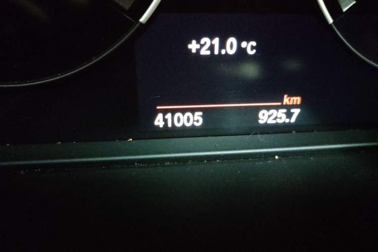 Used BMW X1 2022 sDrive20Li Fashion Model Odometer Close Up