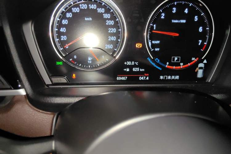 Used BMW X1 2022 sDrive25Li Leading Model Odometer Close Up