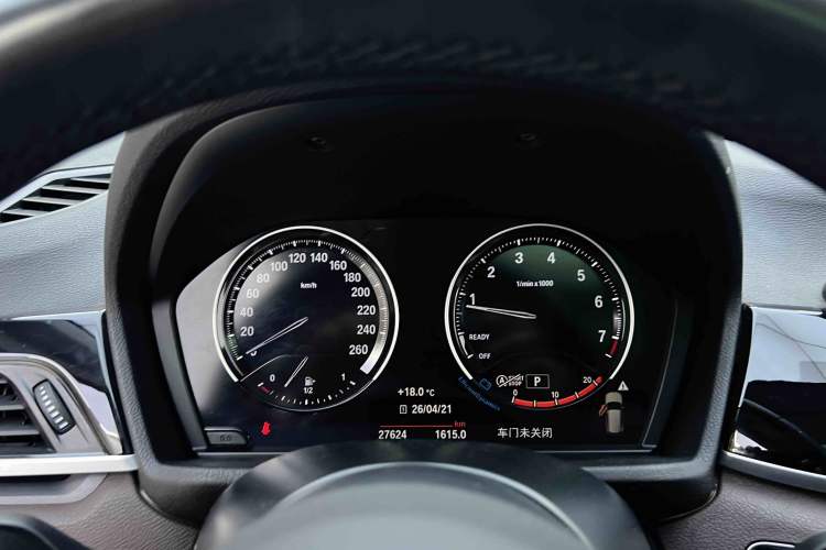Used BMW X1 2022 sDrive25Li Leading Model Odometer Close Up
