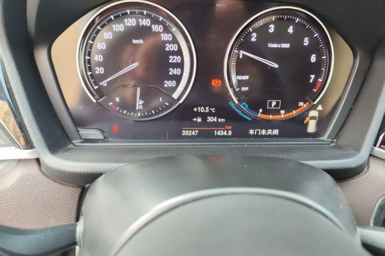 Used BMW X1 2022 sDrive25Li Leading Model Odometer Close Up