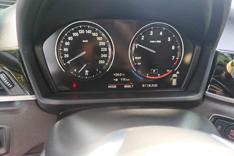 Used BMW X1 2022 sDrive20Li Fashion Model Odometer Close Up