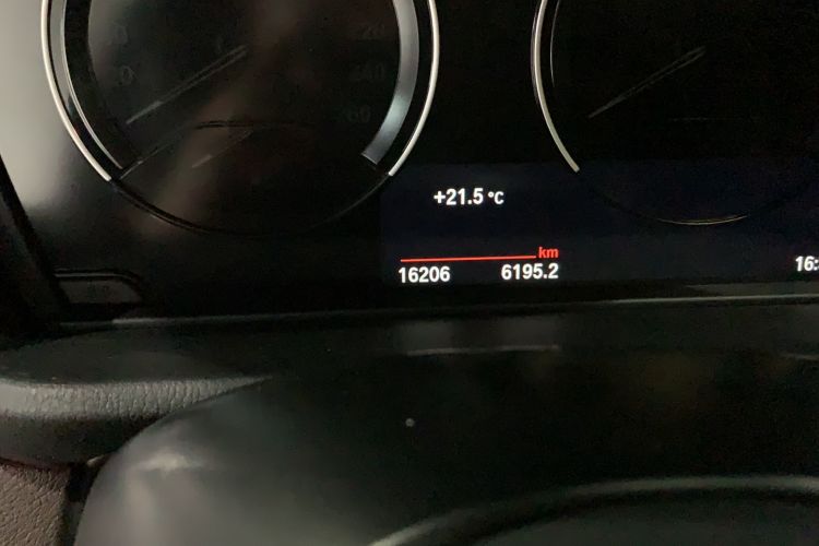 Used BMW X1 2022 sDrive25Li Leading Model Odometer Close Up