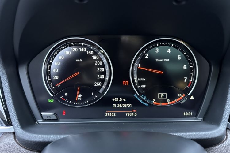 Used BMW X1 2022 sDrive25Li Leading Model Odometer Close Up