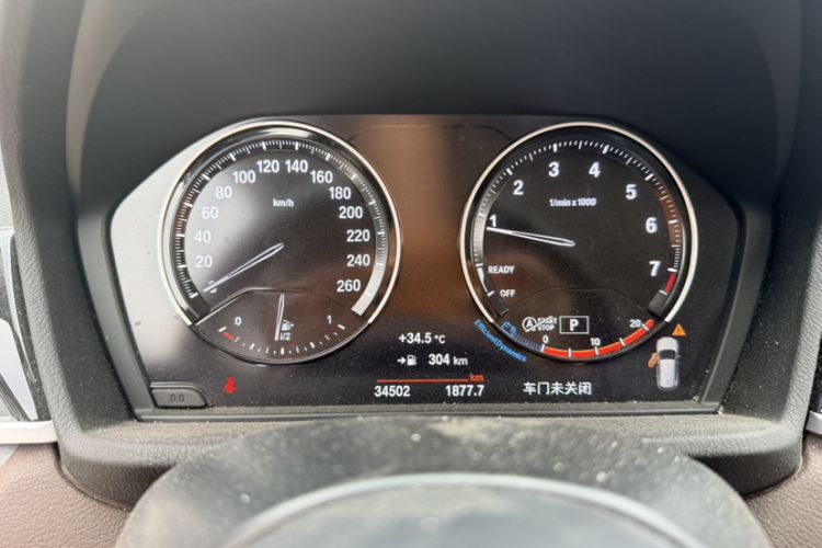 Used BMW X1 2022 sDrive25Li Leading Model Odometer Close Up