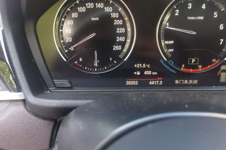 Used BMW X1 2022 sDrive25Li Leading Model Odometer Close Up