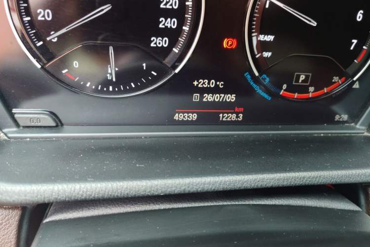 Used BMW X1 2022 sDrive25Li Leading Model Odometer Close Up