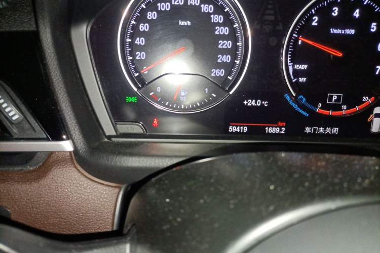 Used BMW X1 2022 sDrive25Li Leading Model Odometer Close Up