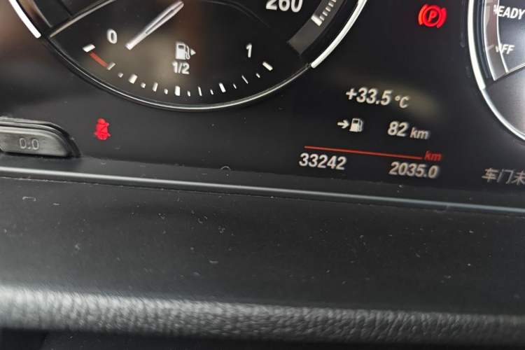 Used BMW X1 2022 sDrive25Li Leading Model Odometer Close Up