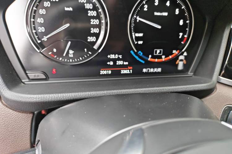 Used BMW X1 2022 sDrive20Li Fashion Model Odometer Close Up
