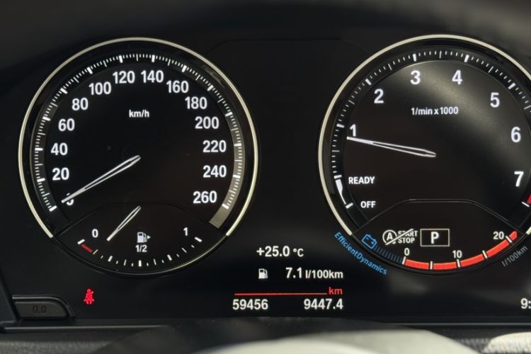 Used BMW X1 2022 sDrive25Li Leading Model Odometer Close Up