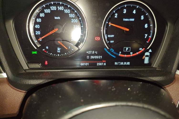 Used BMW X1 2022 sDrive25Li Leading Model Odometer Close Up
