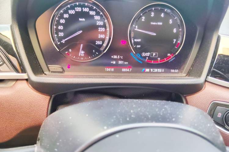 Used BMW X1 2022 sDrive25Li Leading Model Odometer Close Up