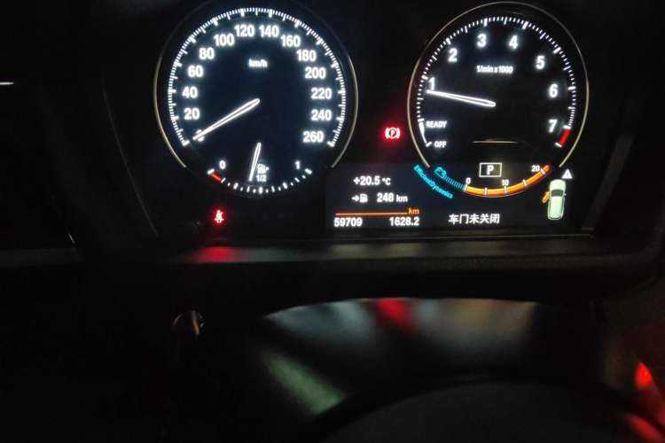 Used BMW X1 2022 sDrive25Li Leading Model Odometer Close Up