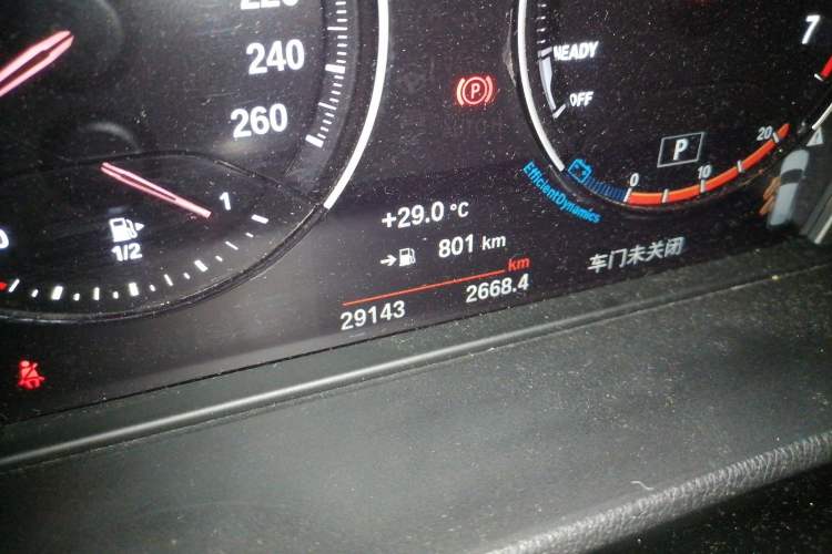 Used BMW X1 2022 sDrive25Li Leading Model Odometer Close Up