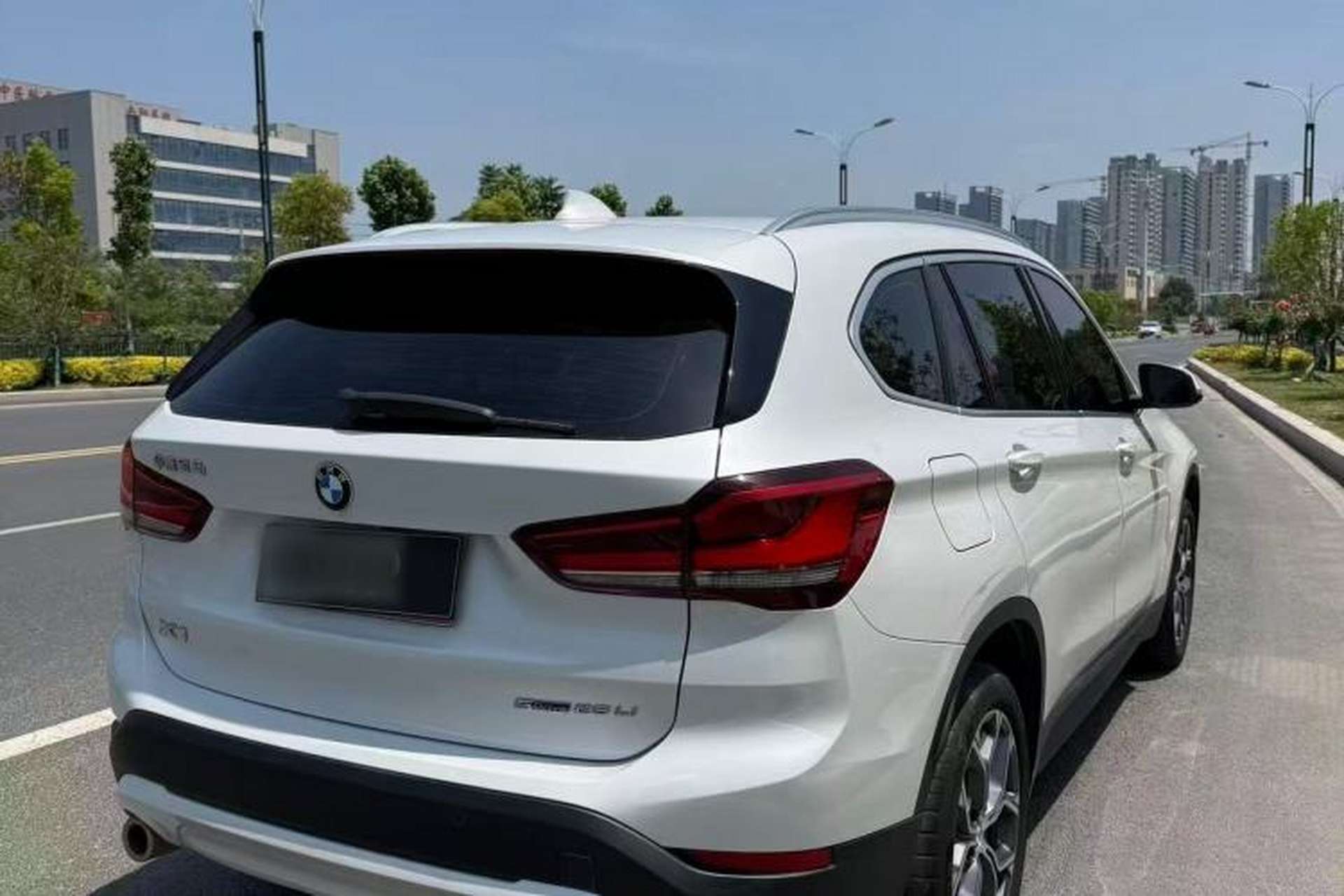 Used BMW X1 2022 sDrive25Li Leading Model Rear Right 45 Deg