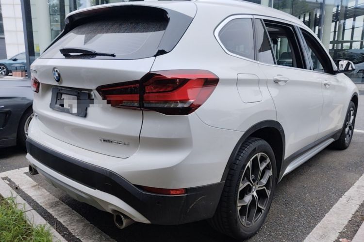 Used BMW X1 2022 sDrive20Li Fashion Model Rear Right 45 Deg