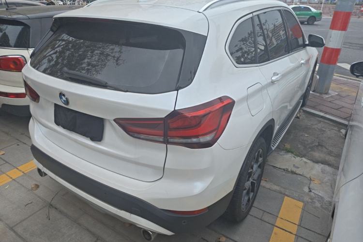 Used BMW X1 2022 sDrive20Li Fashion Model Rear Right 45 Deg