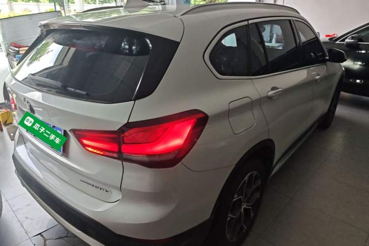 Used BMW X1 2022 sDrive20Li Fashion Model Rear Right 45 Deg