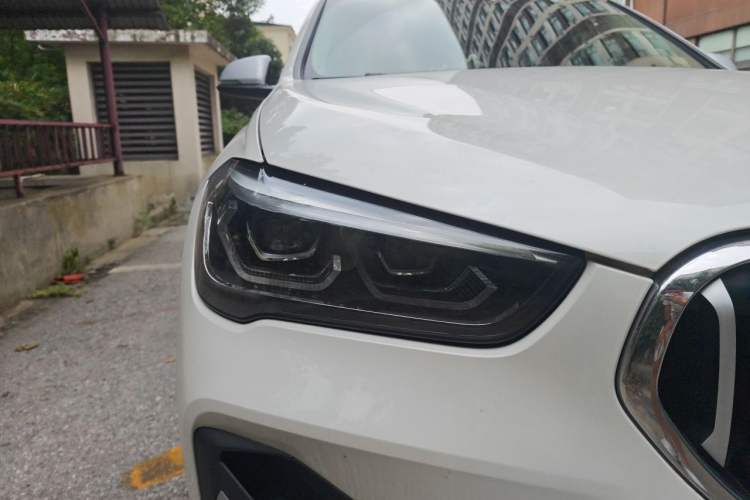 Used BMW X1 2022 Updated xDrive25Li Premium Edition Right Front Headlight