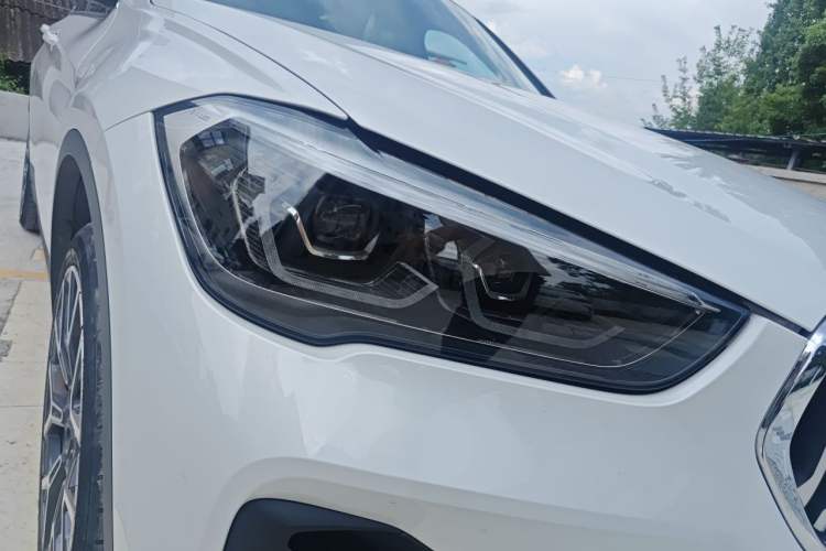 Used BMW X1 2022 Updated xDrive25Li Premium Edition Right Front Headlight