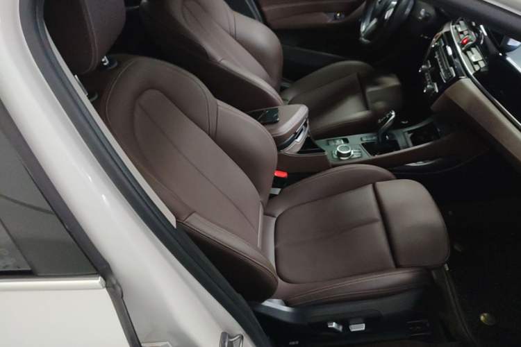 Used BMW X1 2022 sDrive25Li Leading Model Right Front Seat