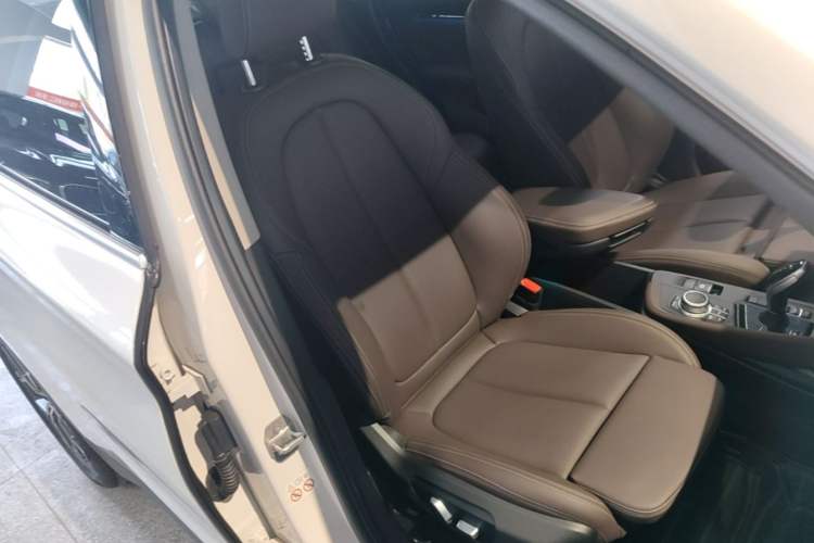 Used BMW X1 2022 sDrive25Li Leading Model Right Front Seat