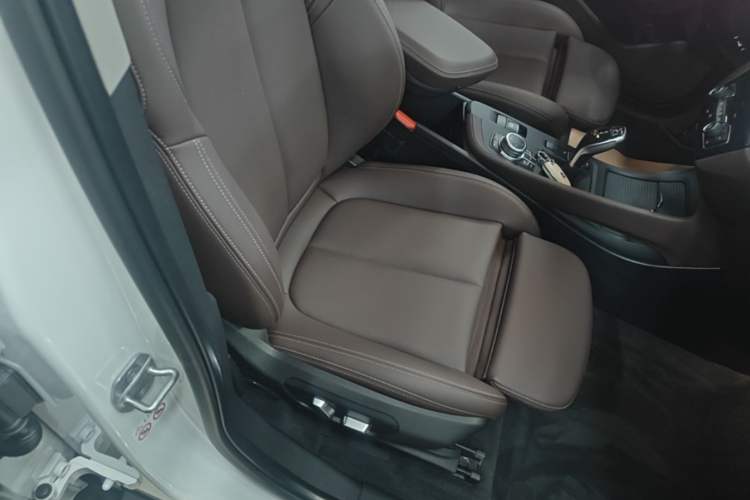 Used BMW X1 2022 sDrive25Li Leading Model Right Front Seat