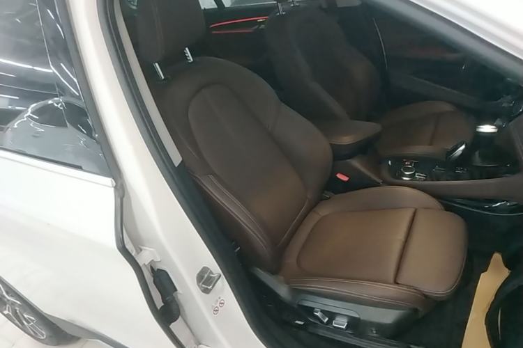 Used BMW X1 2022 Updated xDrive25Li Premium Edition Right Front Seat
