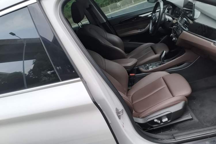 Used BMW X1 2022 sDrive25Li Leading Model Right Front Seat