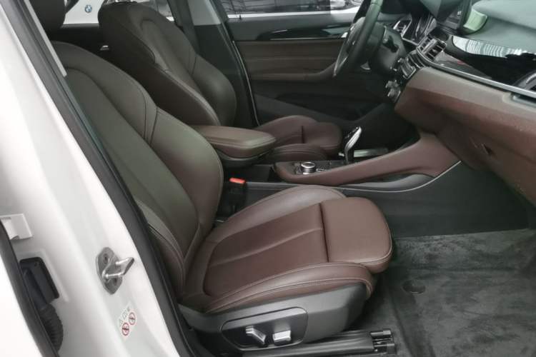 Used BMW X1 2022 sDrive25Li Leading Model Right Front Seat