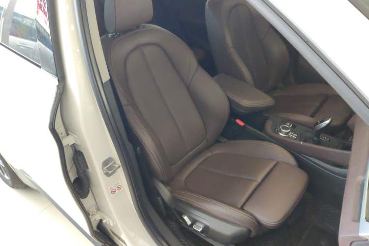 Used BMW X1 2022 sDrive25Li Leading Model Right Front Seat